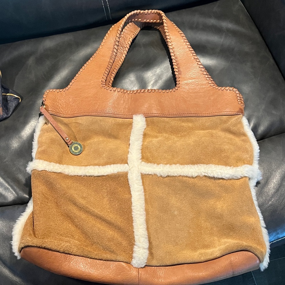 VINTAGE like new UGG Quinn Hobo Shearling Bag- Chestnut - Picture 8 of 8